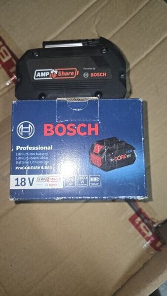 Acumulatori Bosch 18V 5.5 Ah noi, 2 bucati.